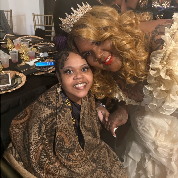 Meet your Posher, Ro - Picture 15 of 16